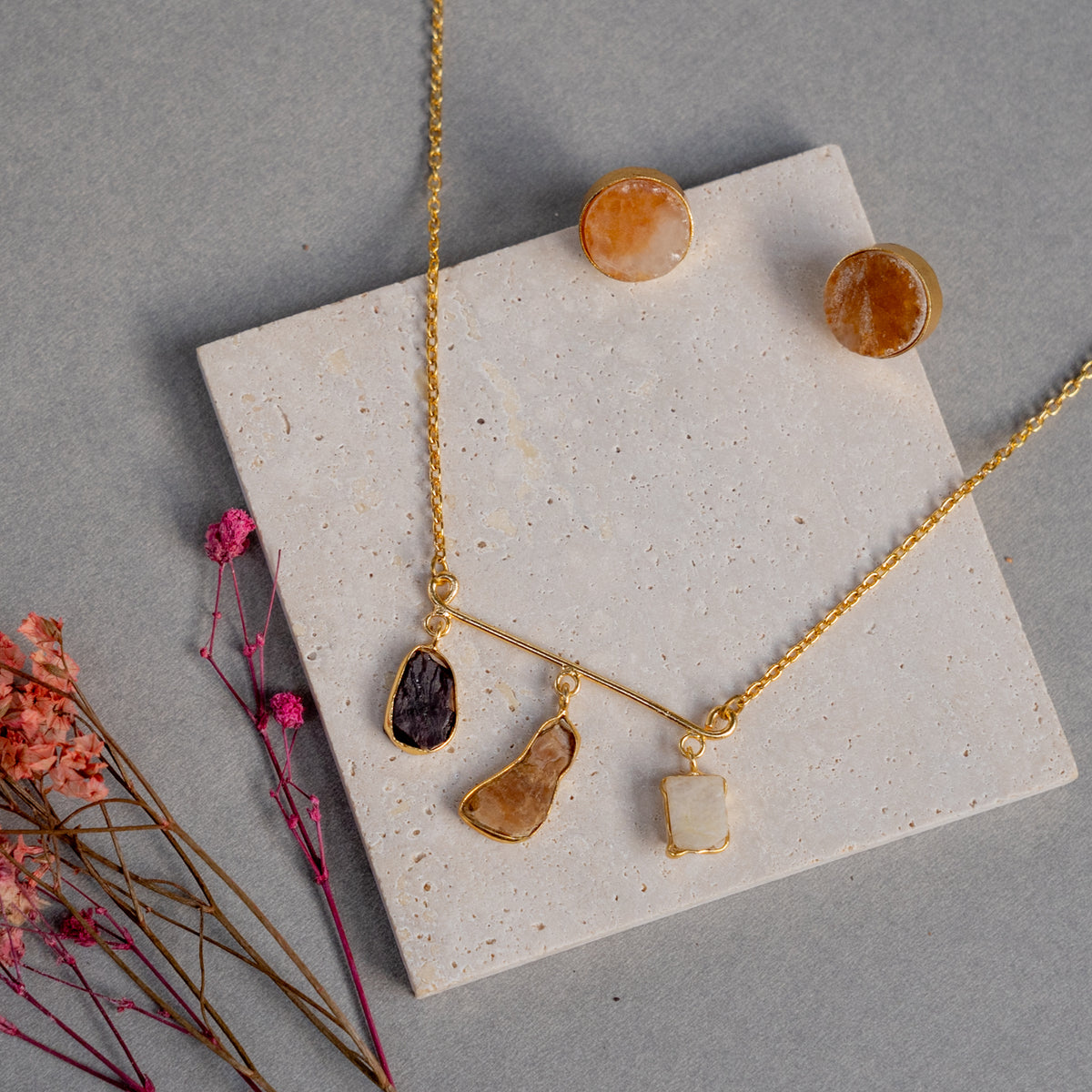 LAINEY GOLD TONED HANDMADE HAND HAMMERED NECKLACE AND lEARRINGS OF14