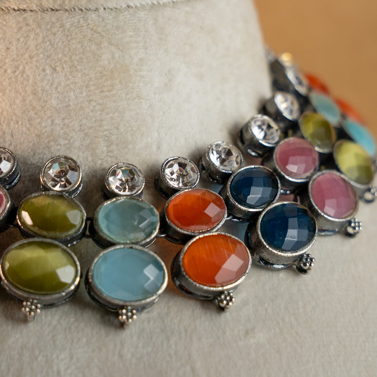 CLASSIC PRINESS PREMIUM RUSTIC FINISH SEMI HANDMADE NECKLACE NL250