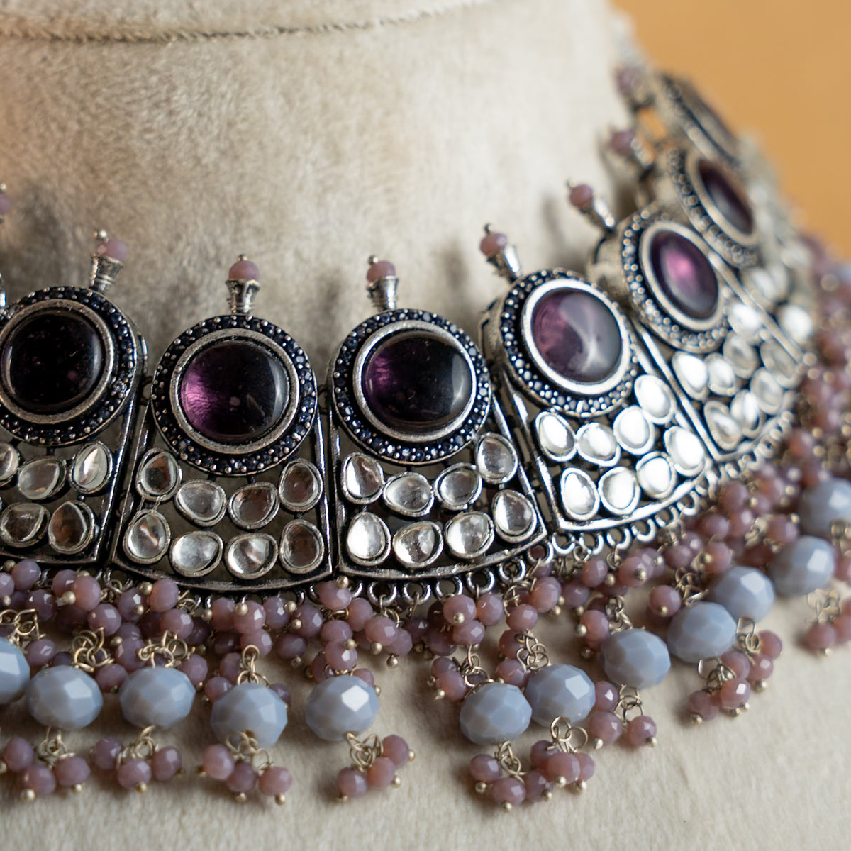 NILASHA SEMI HANDMADE MONALISA STONES NECKPIECE/NECKLACE WITH EARRINGS NL54