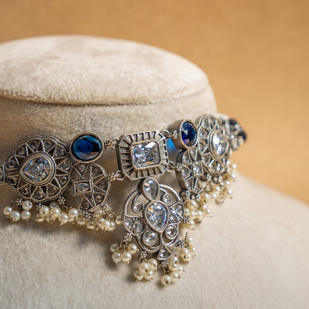 ISLA BIJOUX RAW AND RUSTIC SEMI  HANDMADE CHOKER WITH EARRINGS CH391