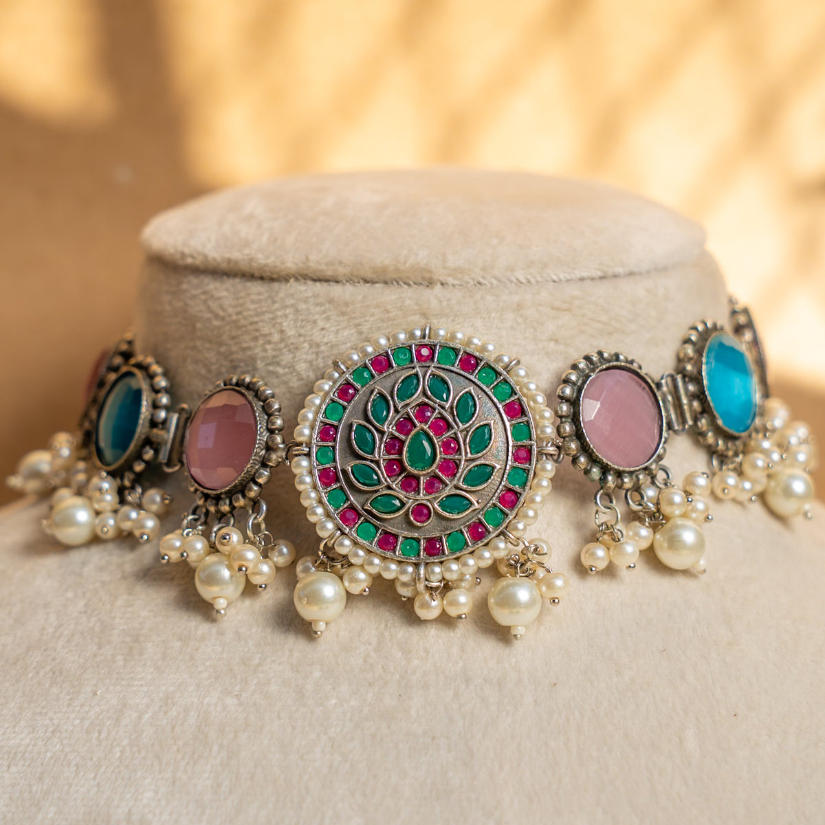 CHEN BIJOUX PREMIUM AND EXCLUSIVE SEMI HANDMADE CHOKER WITH EARRINGS CH404