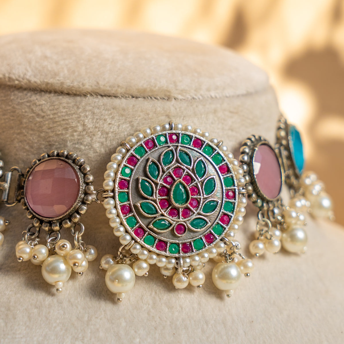 CHEN BIJOUX PREMIUM AND EXCLUSIVE SEMI HANDMADE CHOKER WITH EARRINGS CH404