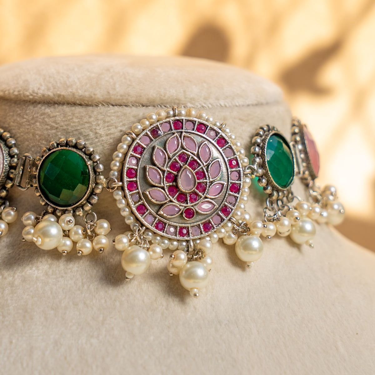 CHEN BIJOUX PREMIUM AND EXCLUSIVE SEMI HANDMADE CHOKER WITH EARRINGS CH404