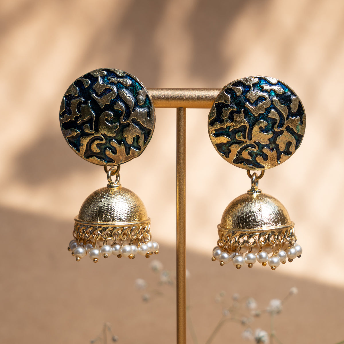 LAINEY GOLD TONE ANTIQUE EARRINGS/JHUMKAS ER839