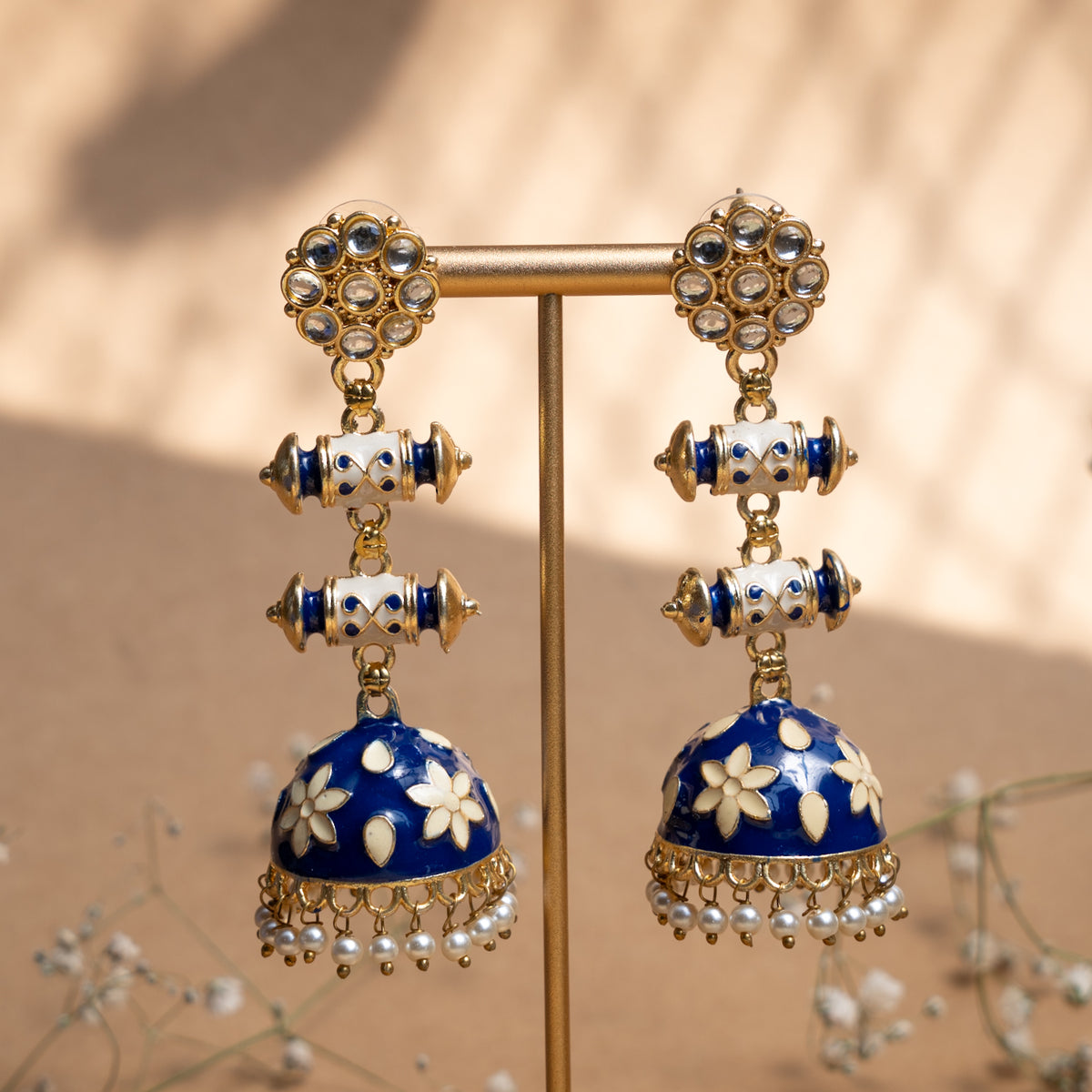 LILLIAN GOLD TONE ANTIQUE EARRINGS/JHUMKAS ER840
