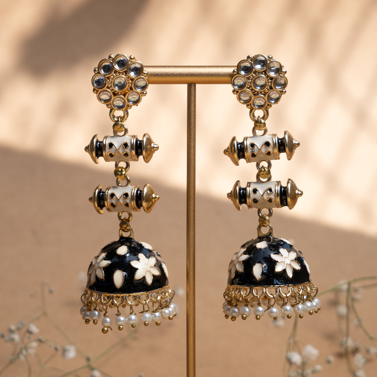 LILLIAN GOLD TONE ANTIQUE EARRINGS/JHUMKAS ER840