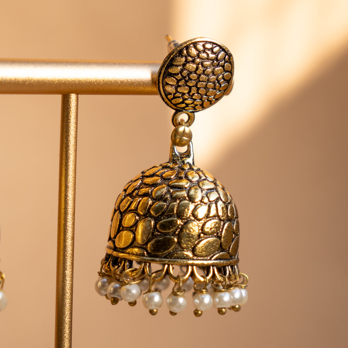 ANNA GOLD TONE ANTIQUE EARRINGS ER864