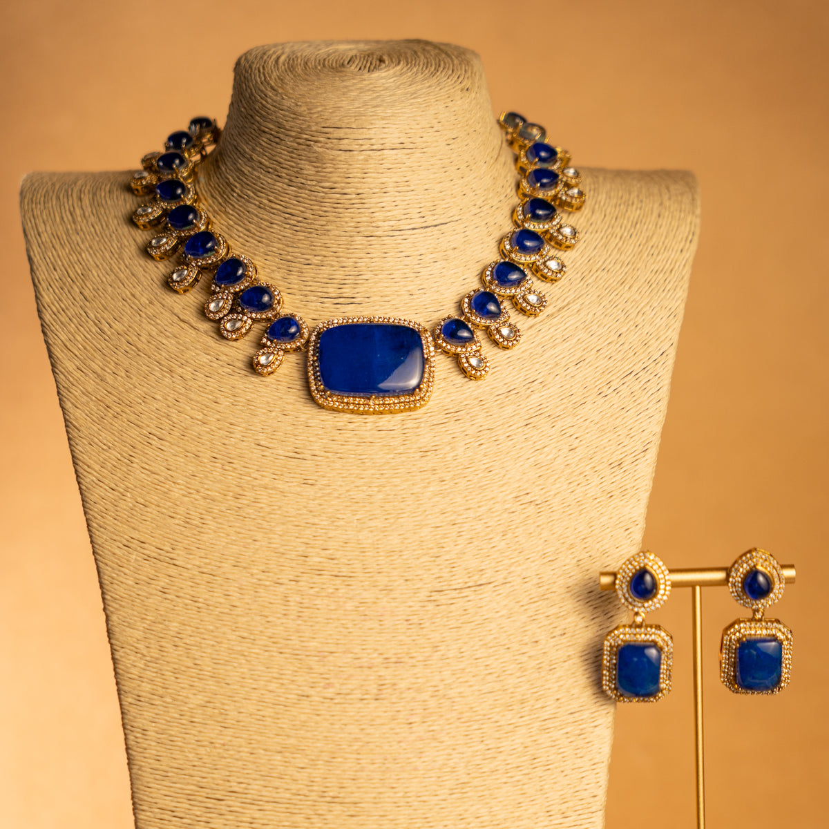 THILLAIYAL PREMIUM DOUBLET STONE AND POLKI KUNDAN HANDMADE NECKLACE WITH EARRING NL307