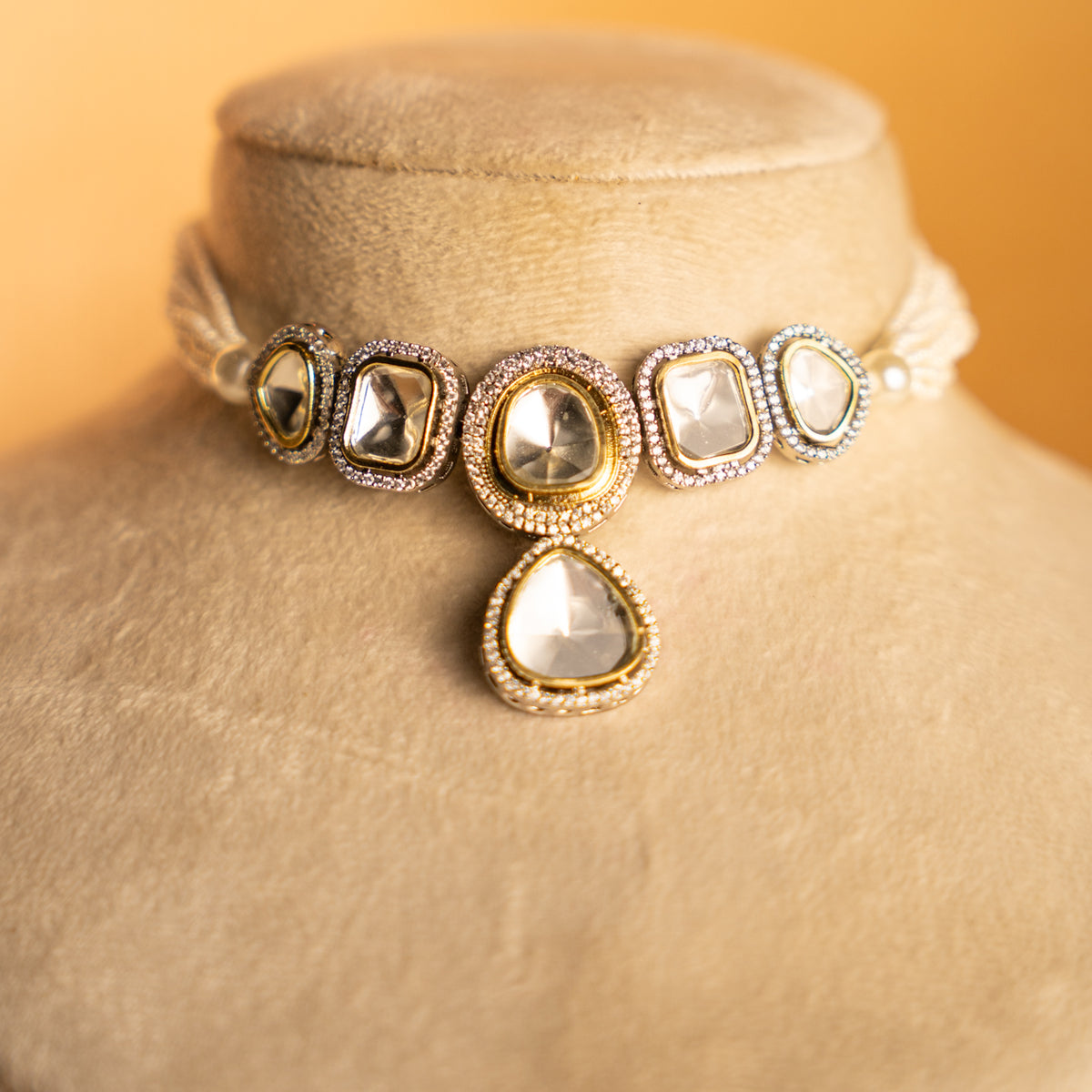 AZARI PREMIUM POLK STONE SEMI HANDMADE CHOKER WITH EARRINGS CH522