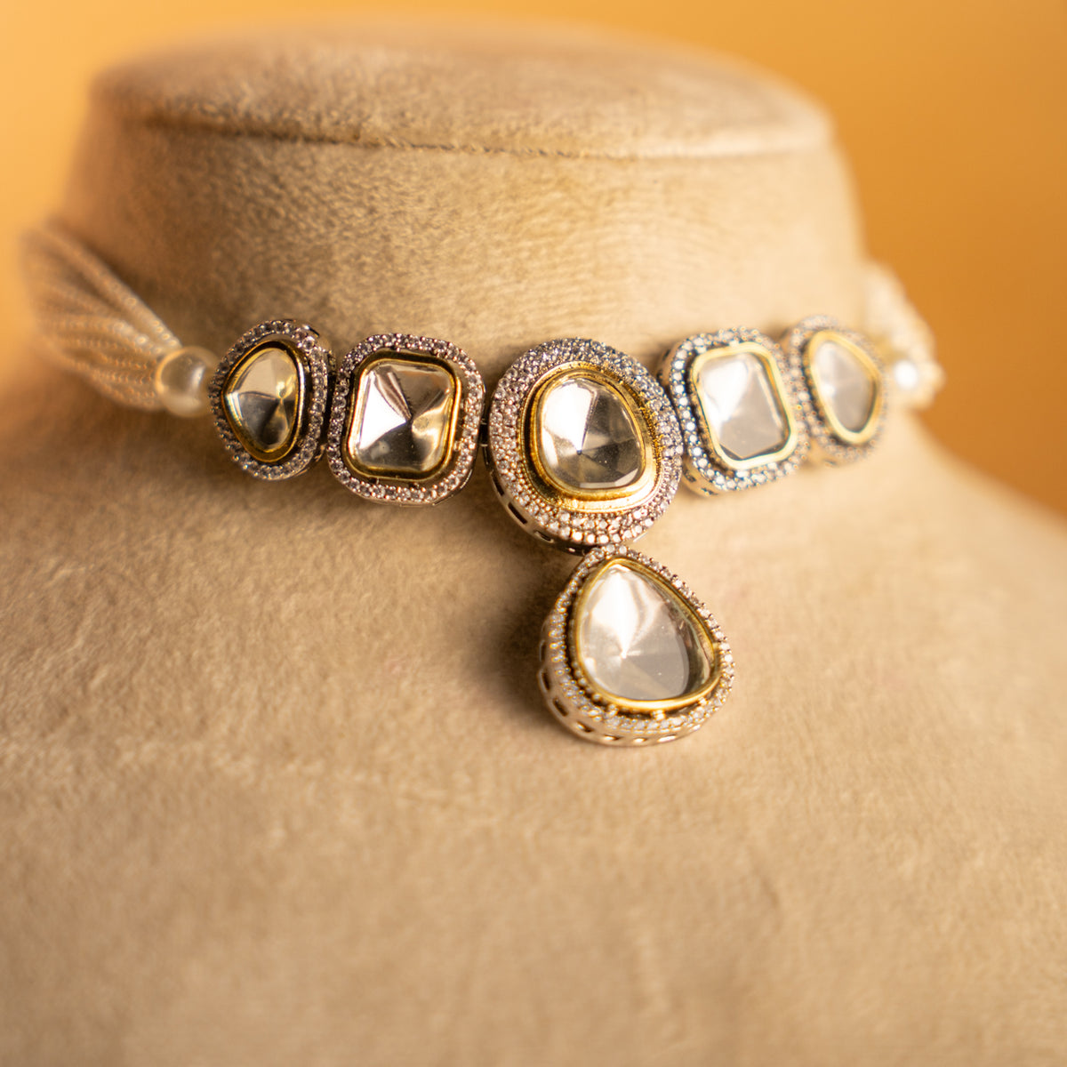 AZARI PREMIUM POLK STONE SEMI HANDMADE CHOKER WITH EARRINGS CH522