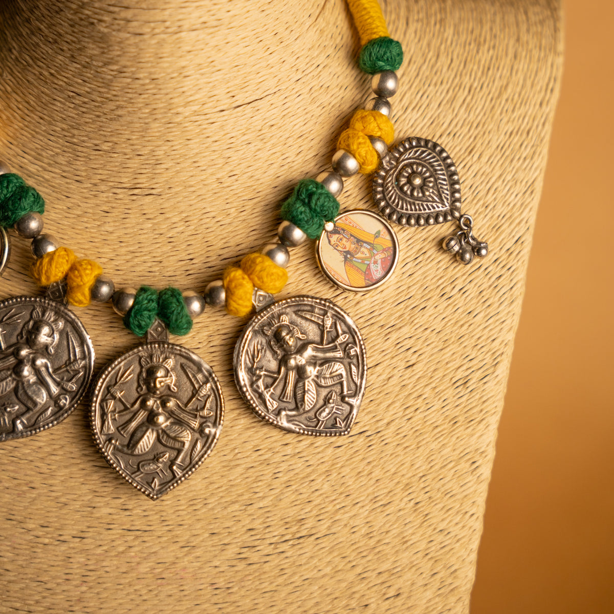 AAKRITI BIJOUX HANDMADE NACKLACE/NECKPIECE NL291