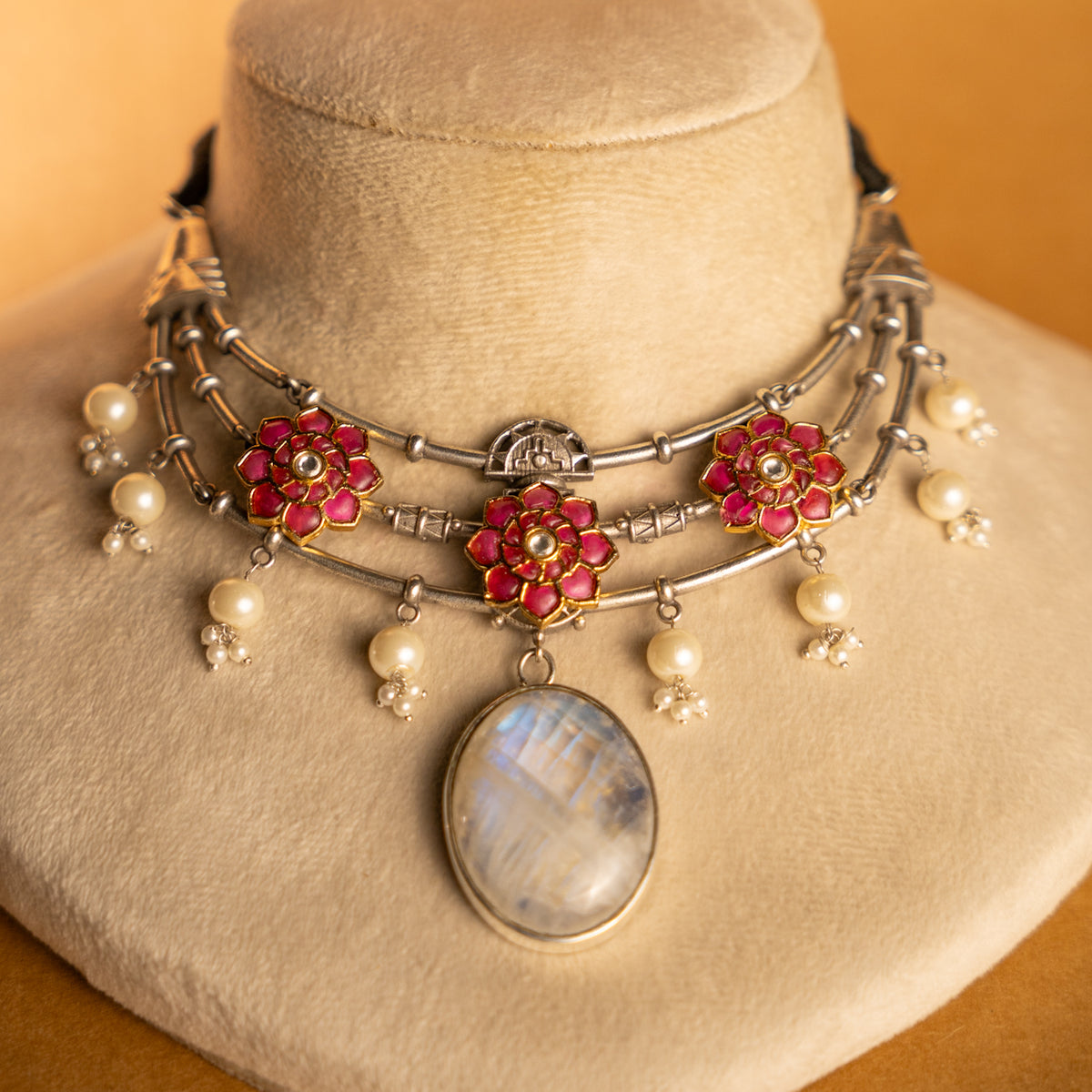 IVY PREMIUM STONES HANDMADE FAUX SILVER  HASLI/NECKPIECE/NECKLACE WITH EARRING NL289