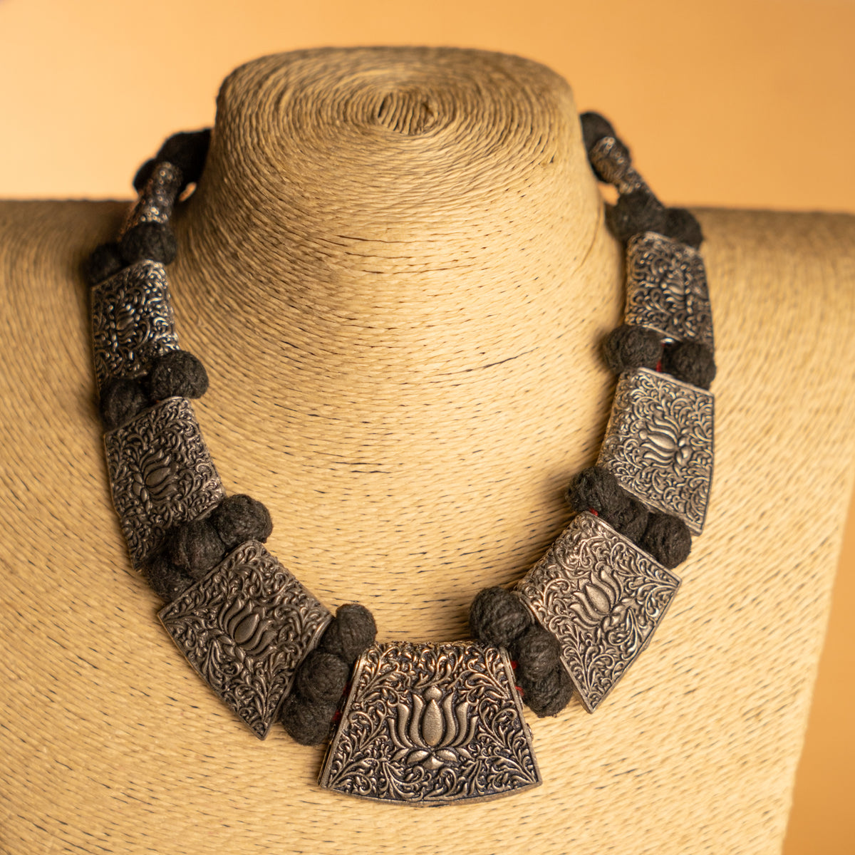 VARSHA BLACK POLISH WITH BLACK THREAD MALA/ NECKPIECE  ML210