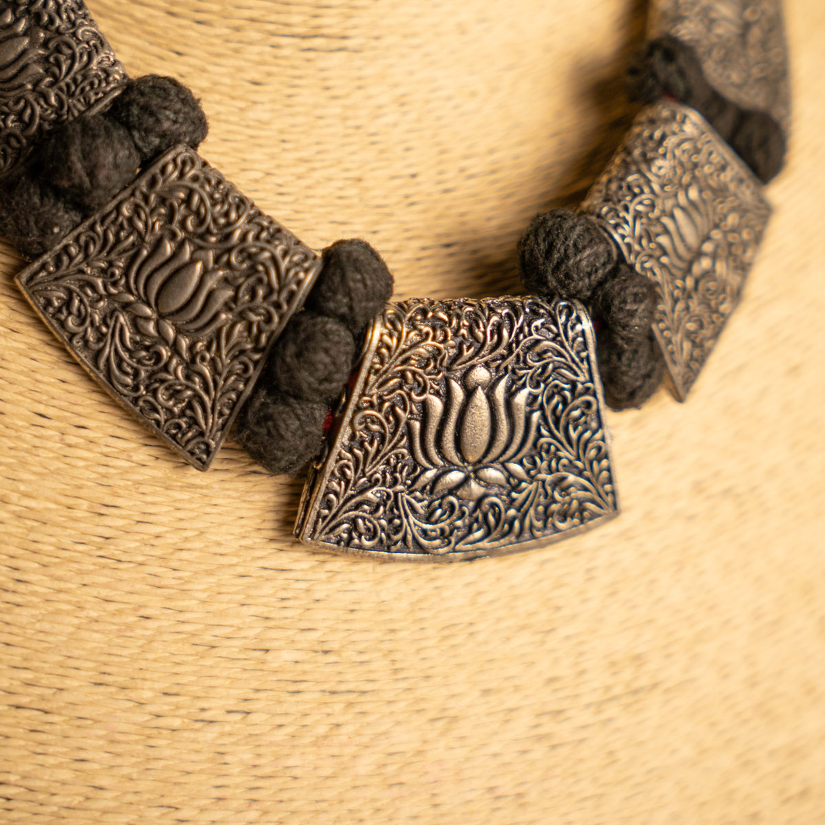 VARSHA BLACK POLISH WITH BLACK THREAD MALA/ NECKPIECE  ML210