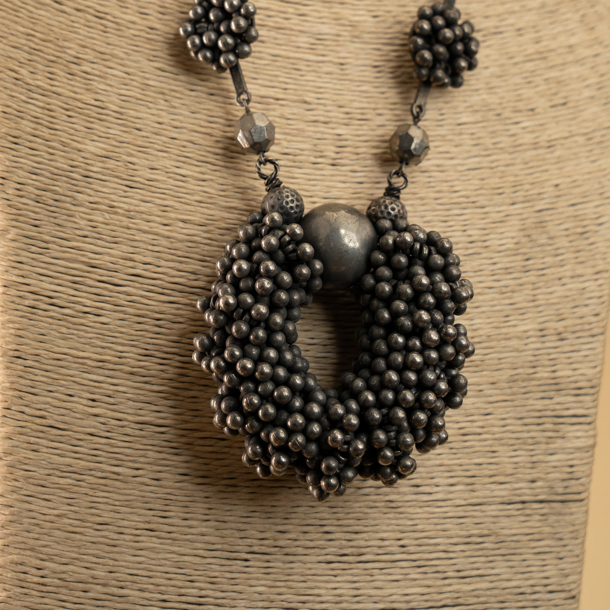 ALBA BLACK POLISH MALA/ NECKPIECE ML 148