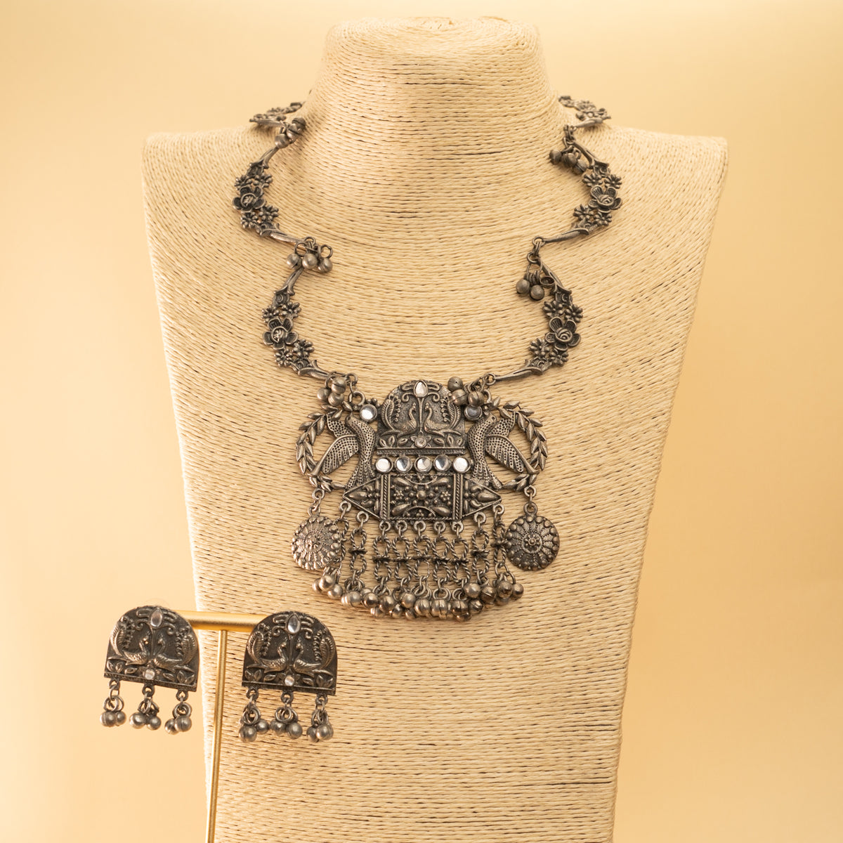 LIAM  BLACK POLISH MALA/ NECKPIECE ML146