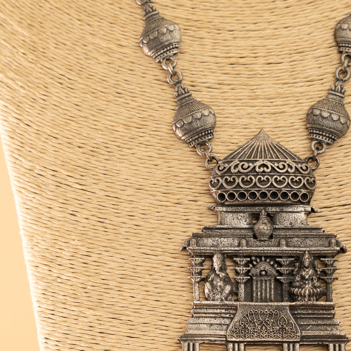 LUCAS BLACK POLISH MALA/ NECKPIECE ML145