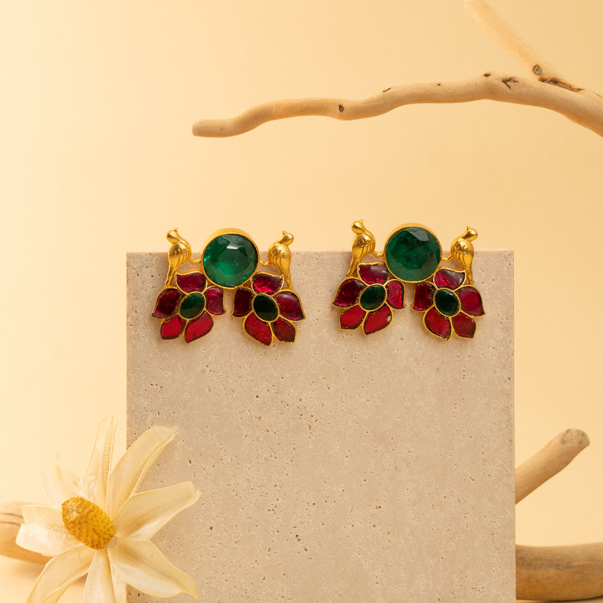 LAILANI GOLD TONED MOISSANITE AND PACHI KUNDAN HAND HAMMERED HANDMADE EARRINGS/STUDS ER928