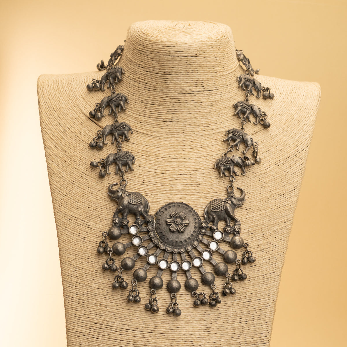 THARA BLACK POLISH MALA/ NECKPIECE ML197