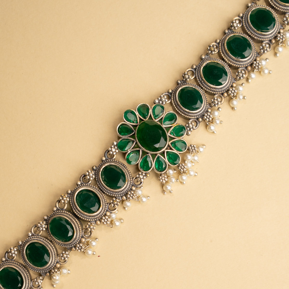 ANVI BIJOUX PREMIUM AND EXCLUSIVE SEMI HANDMADE CHOKER WITH EARRINGS CH133