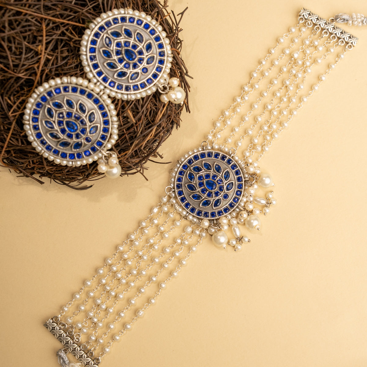 AALIA BIJOUX PREMIUM AND EXCLUSIVE RUSTIC FINISH SEMI HANDMADE CHOKER WITH EARRINGS CH132