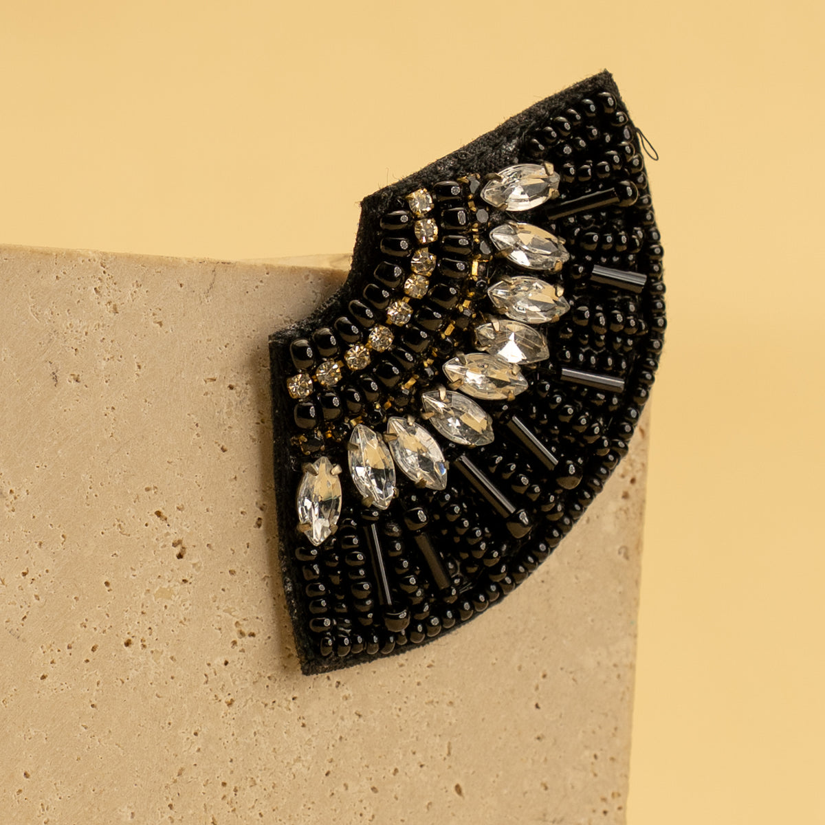 WINNOW WEAN FABRIC AND BEADS HANDMADE EARRING ER478