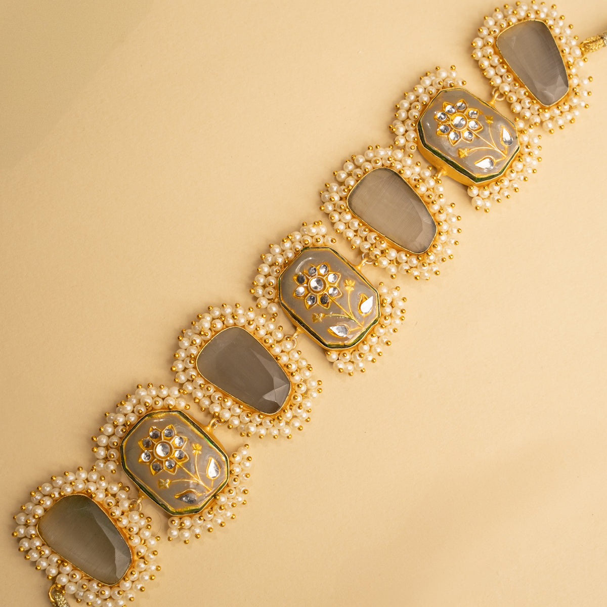 AAKRITI LAC  BIJOUX PREMIUM AND EXCLUSIVE HANDMADE CHOKER WITH EARRINGS CH204