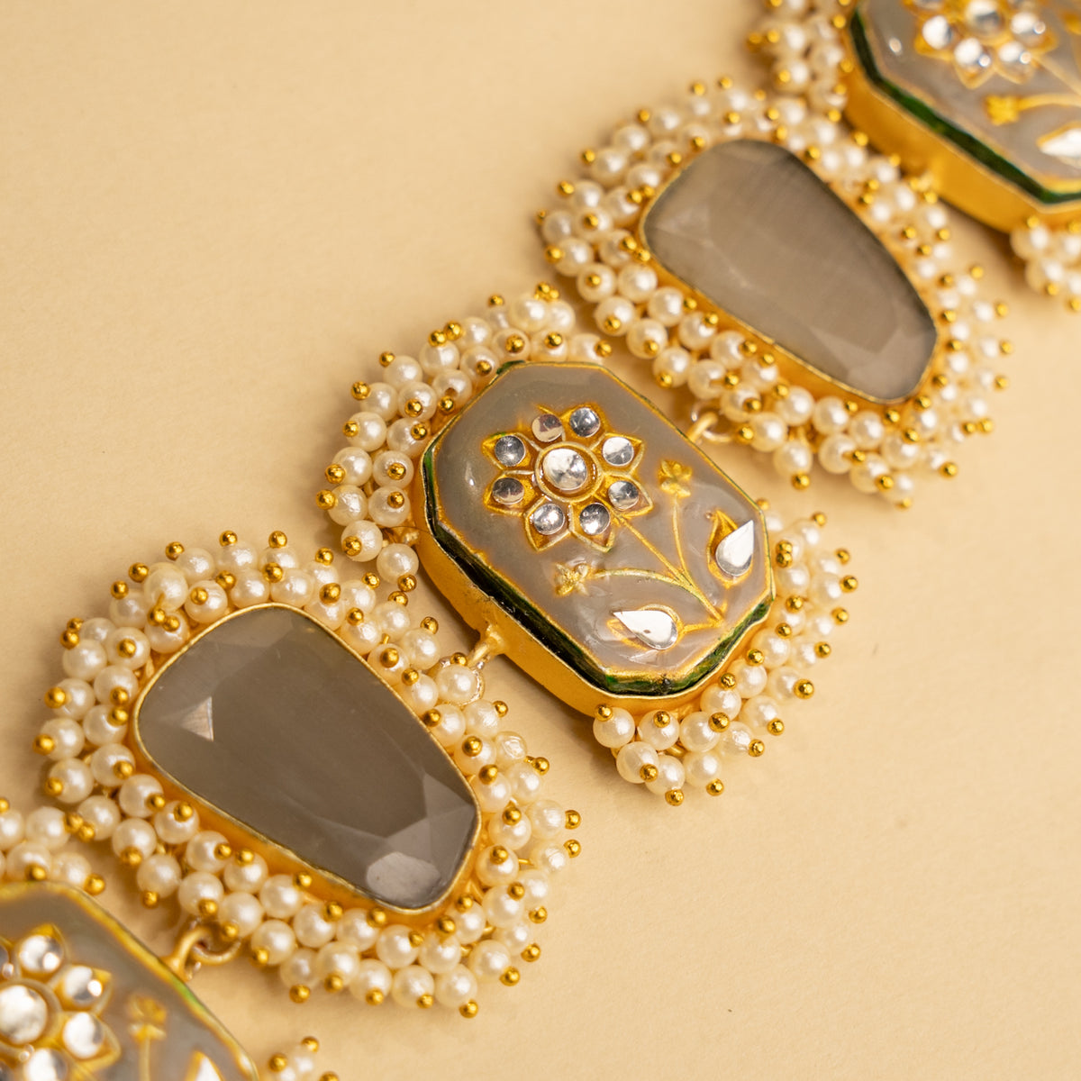 AAKRITI LAC  BIJOUX PREMIUM AND EXCLUSIVE HANDMADE CHOKER WITH EARRINGS CH204