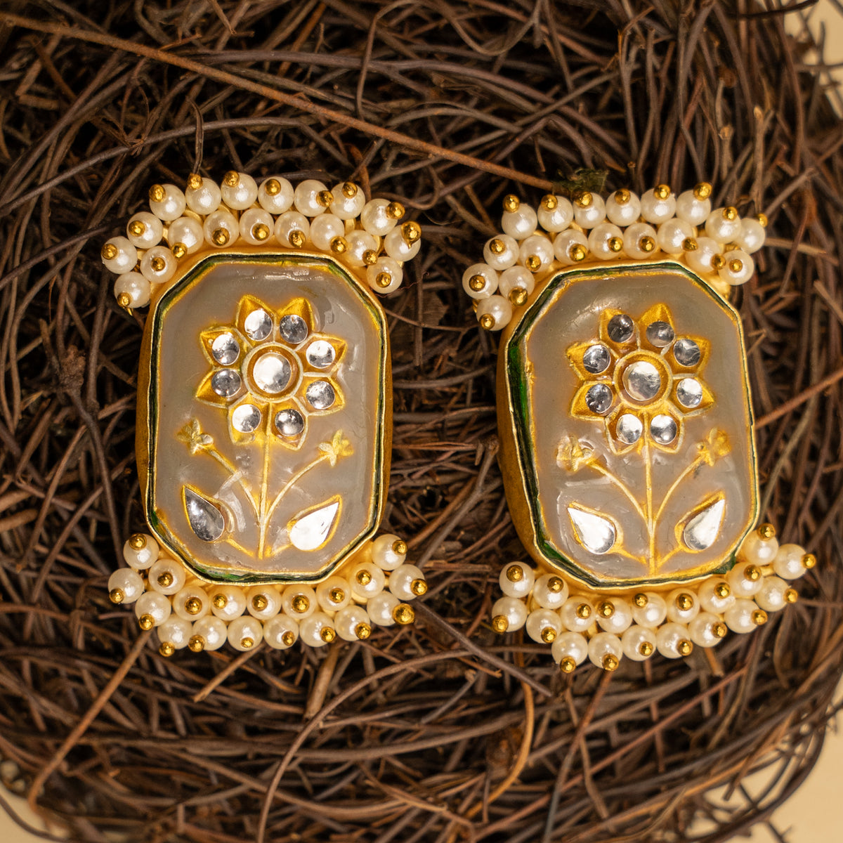 AAKRITI LAC  BIJOUX PREMIUM AND EXCLUSIVE HANDMADE CHOKER WITH EARRINGS CH204