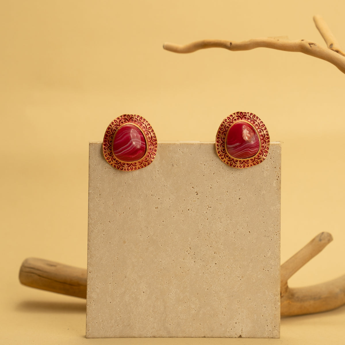 CLAIRE ANTIQUE RESIN EARRINGS/STUDS ER418