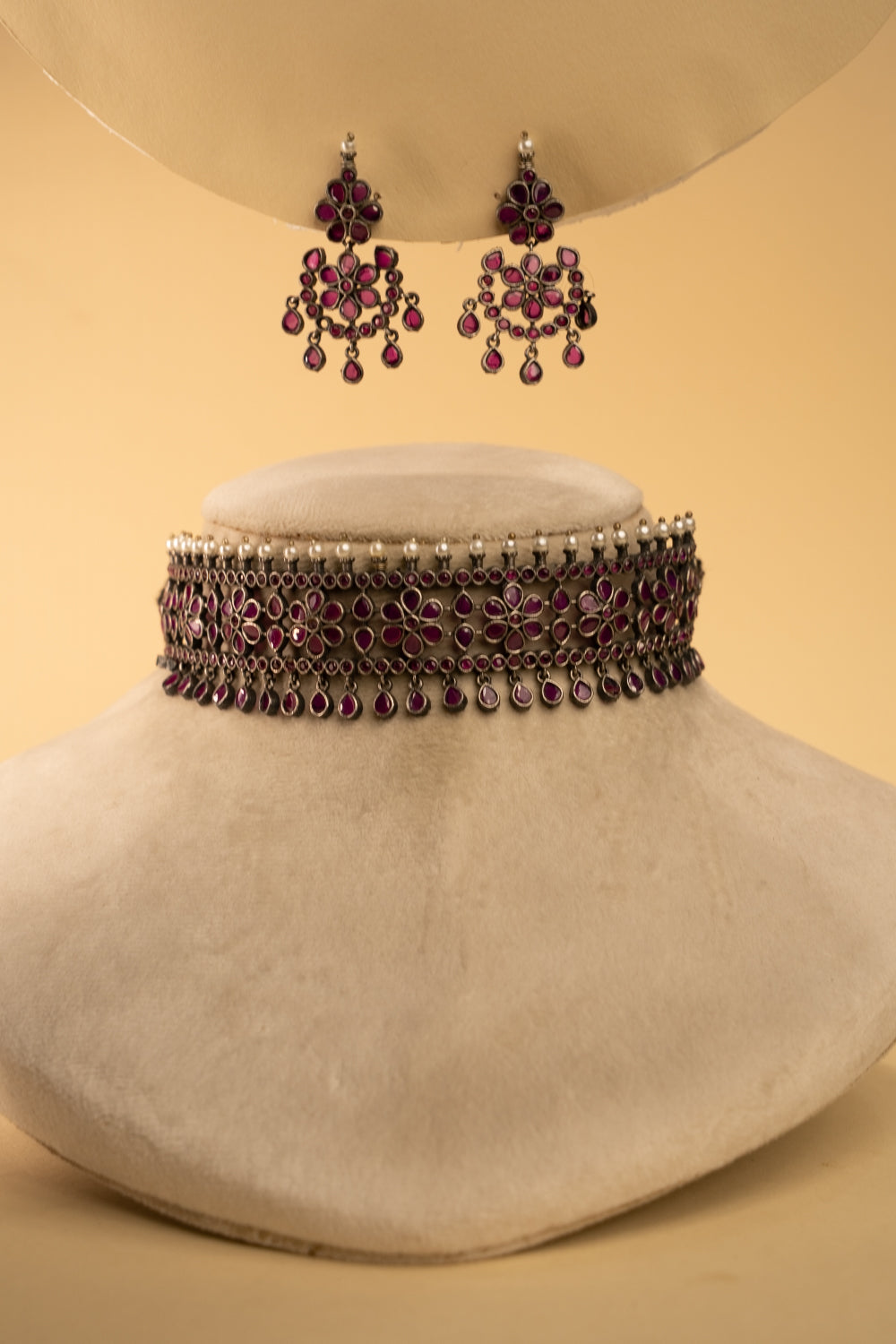 MOXIE BIJOUX PREMIUM AND EXCLUSIVE RAW ANS RUSTIC SEMI HANDMADE CHOKER WITH EARRINGS CH201