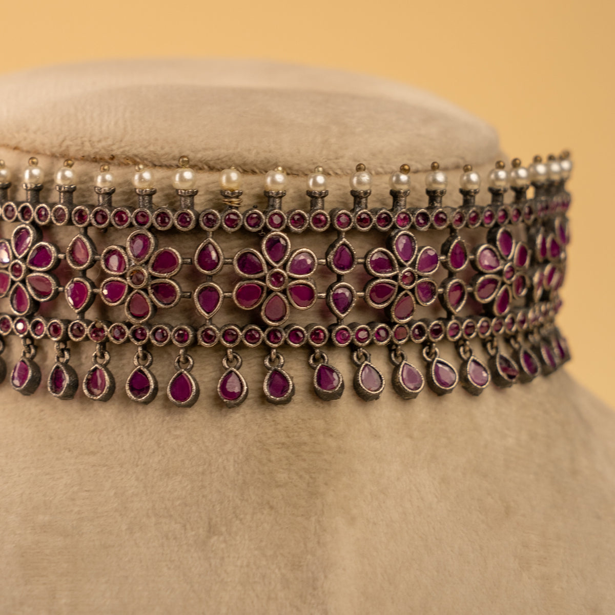 MOXIE BIJOUX PREMIUM AND EXCLUSIVE RAW ANS RUSTIC SEMI HANDMADE CHOKER WITH EARRINGS CH201