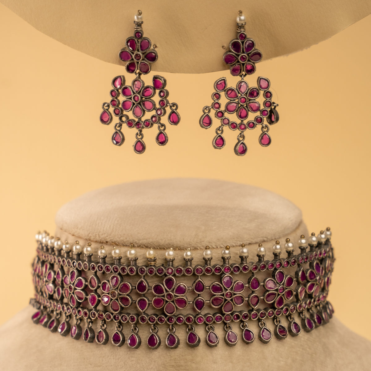 MOXIE BIJOUX PREMIUM AND EXCLUSIVE RAW ANS RUSTIC SEMI HANDMADE CHOKER WITH EARRINGS CH201