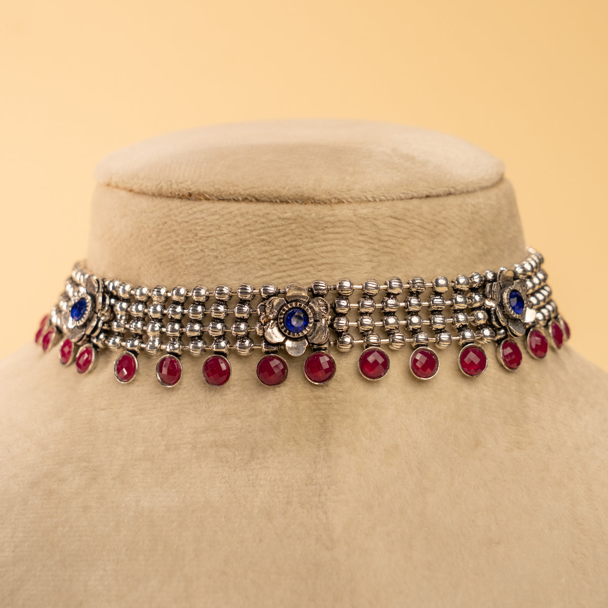 INAYA RUSTIC FINISH CHOKER/NECKPIECE WITH EARRINGS CH446