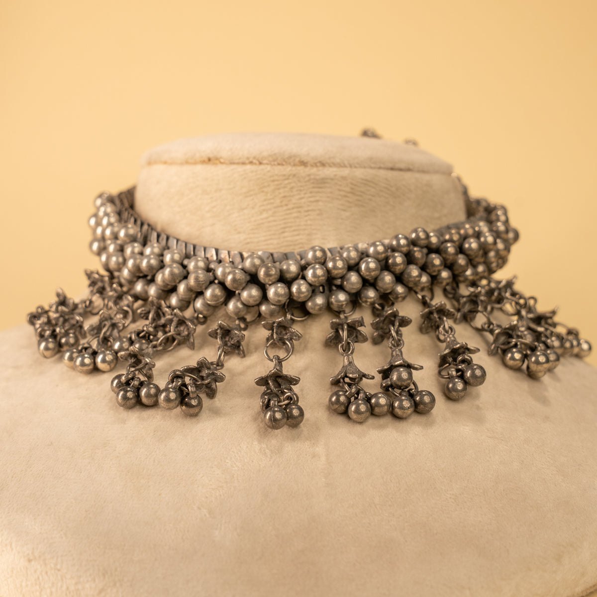 AYRA BLACK POLISH RAW AND RUSTIC FINISH CHOKER CH494