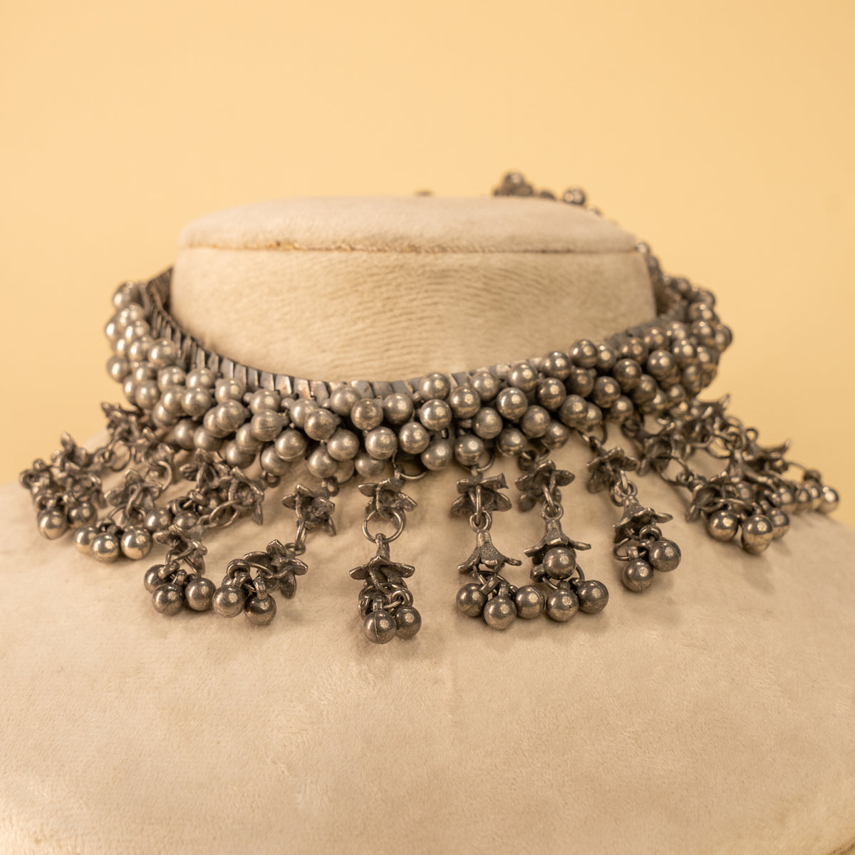 AYRA BLACK POLISH RAW AND RUSTIC FINISH CHOKER CH494