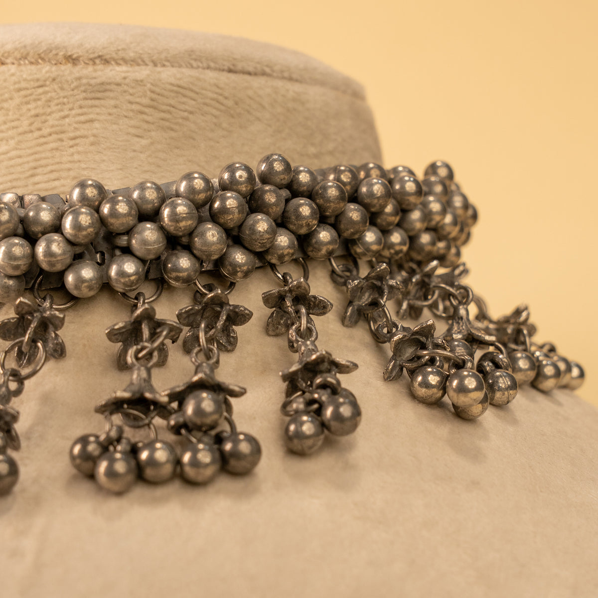 AYRA BLACK POLISH RAW AND RUSTIC FINISH CHOKER CH494