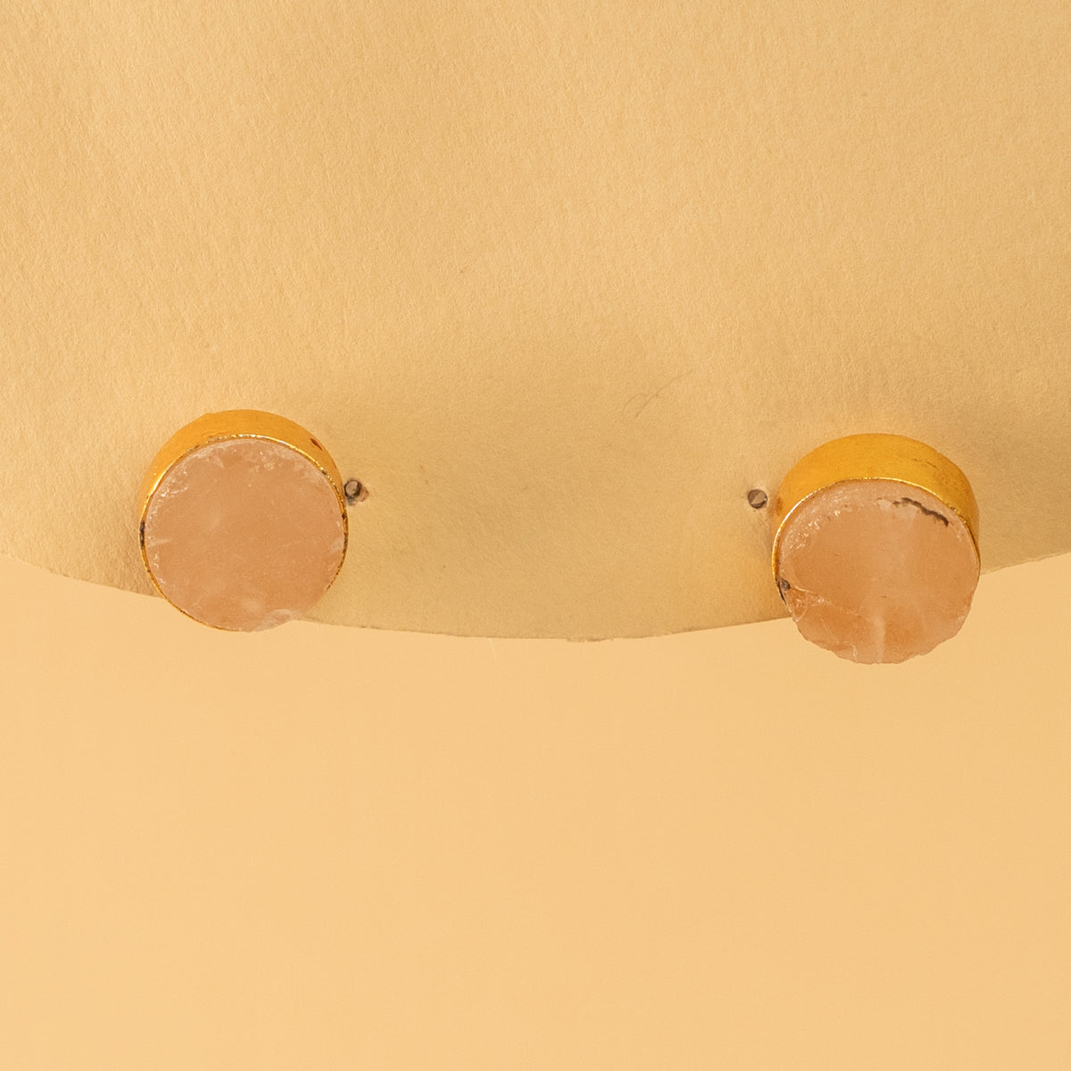 AILANY BIJOUX RAW STONE GOLD TONED 3 LAYERED HANDMADE CHOKER WITH EARRINGS CH428