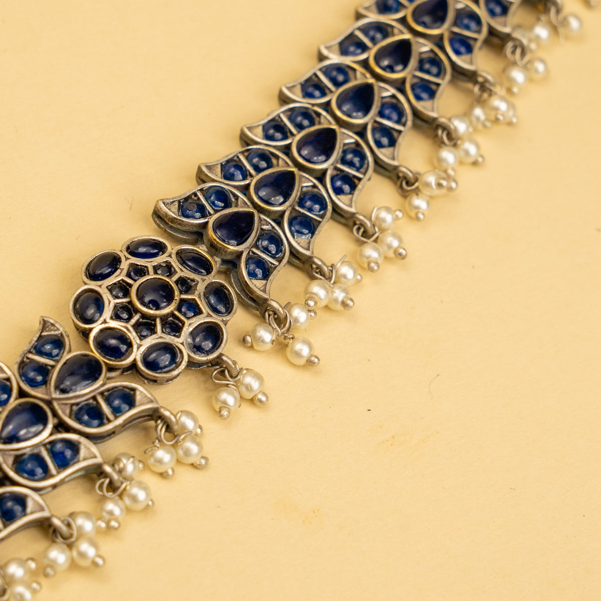 SANDI BIJOUX PREMIUM AND EXCLUSIVE HANDMADE CHOKER WITH EARRINGS CH131