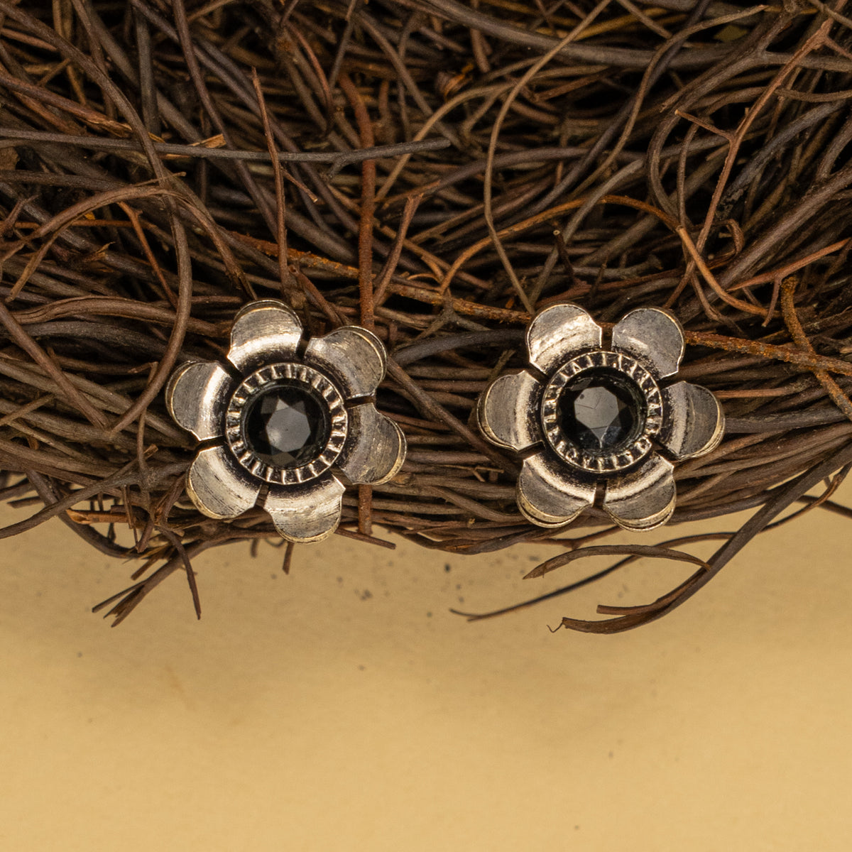 INAYA RUSTIC FINISH CHOKER/NECKPIECE WITH EARRINGS CH446