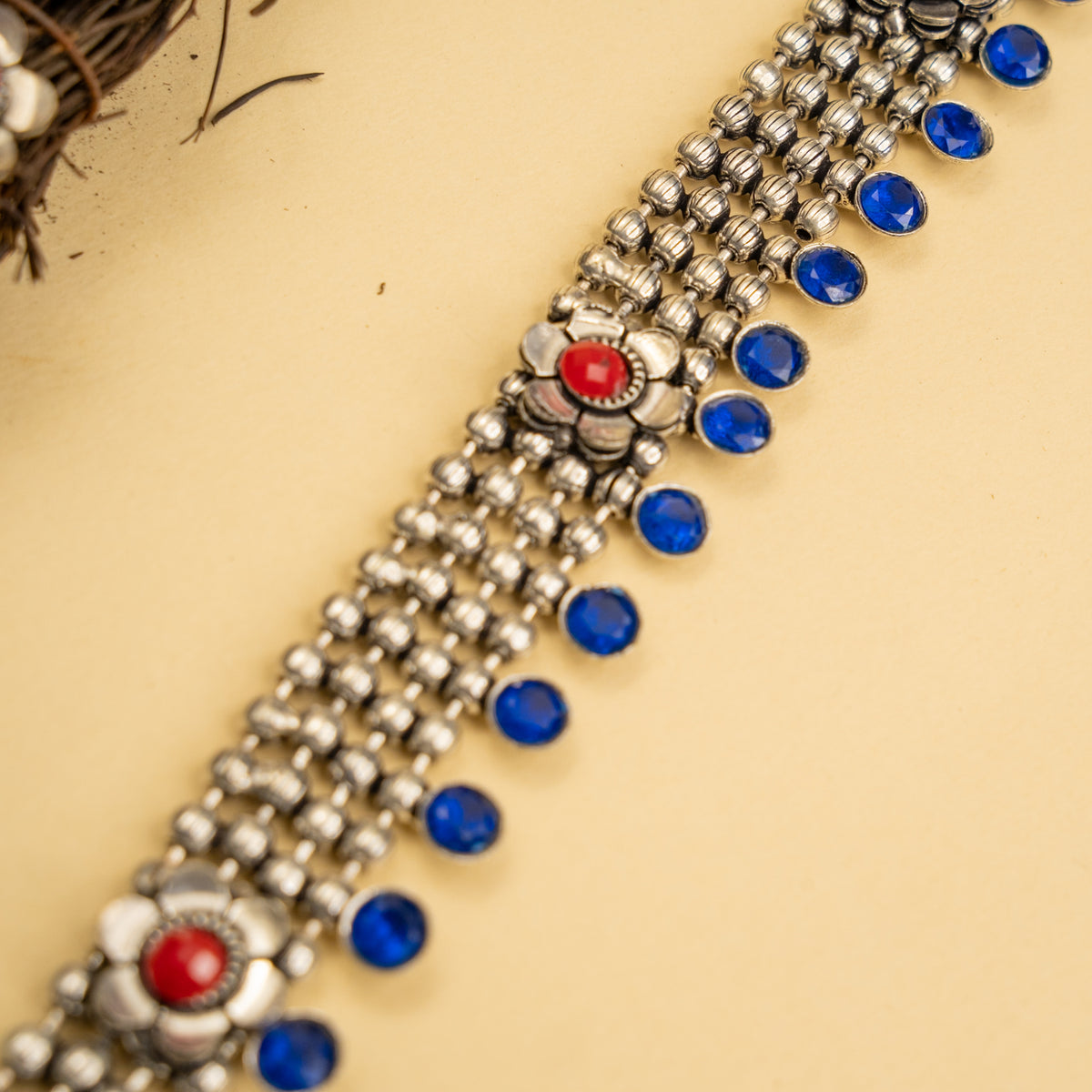 INAYA RUSTIC FINISH CHOKER/NECKPIECE WITH EARRINGS CH446