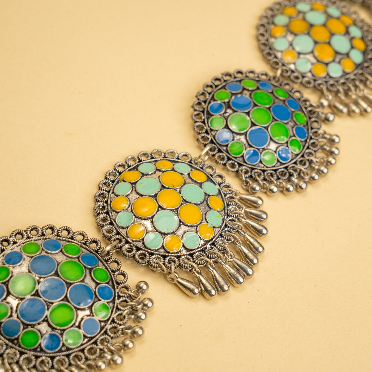 SCOTTIE ENAMEL RAW AND RUSTIC CHOKER WITH EARRING CH518