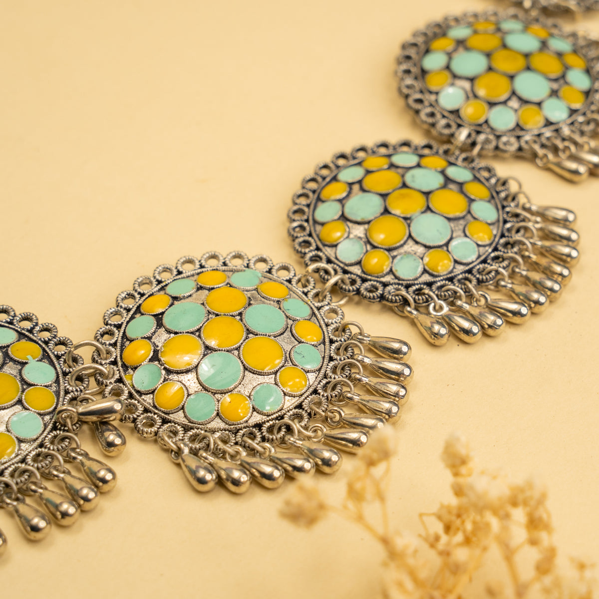 SCOTTIE ENAMEL RAW AND RUSTIC CHOKER WITH EARRING CH518