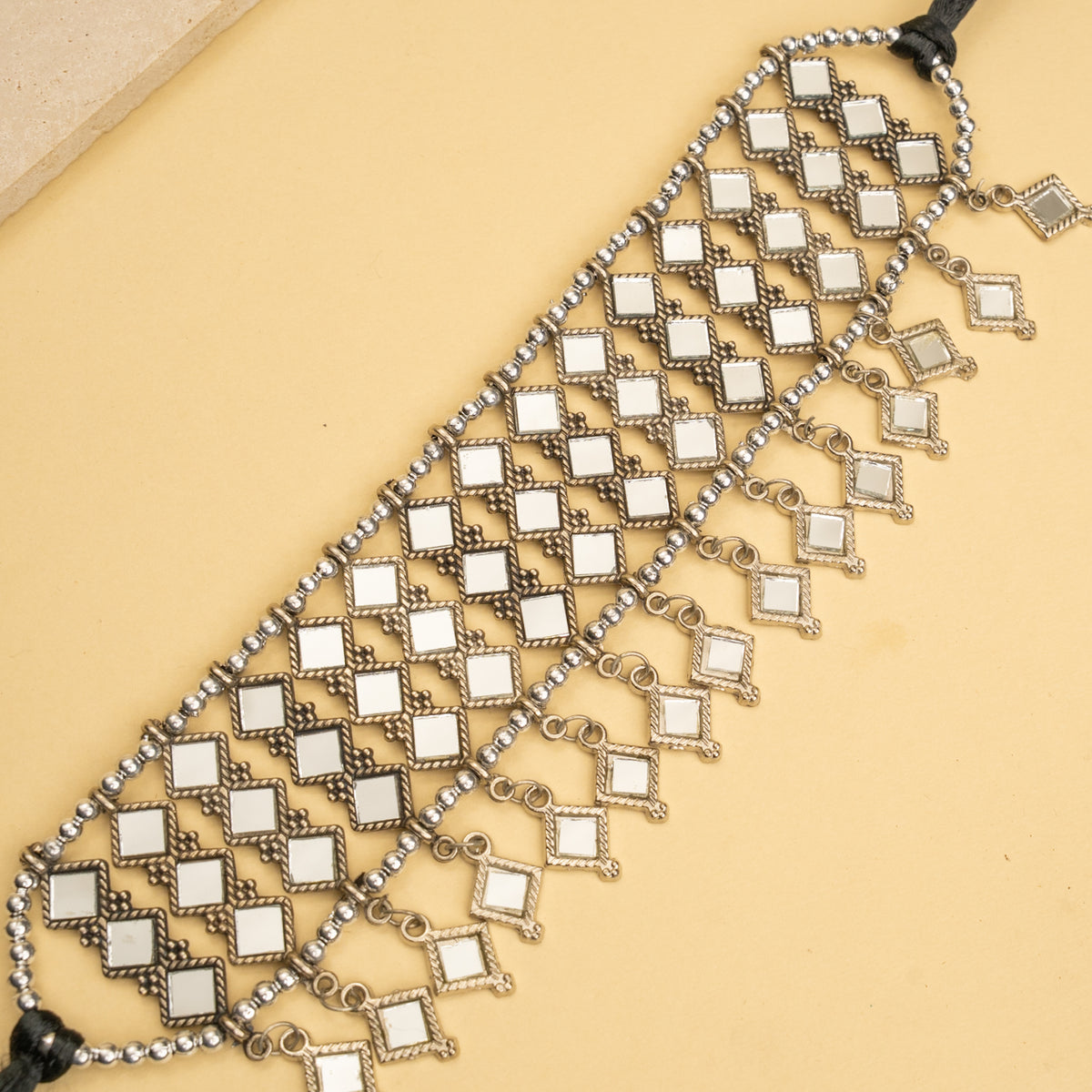 ISLA AFGHANI MIRROR RAW AND RUSTIC CHOKER WITH EARRINGS CH468