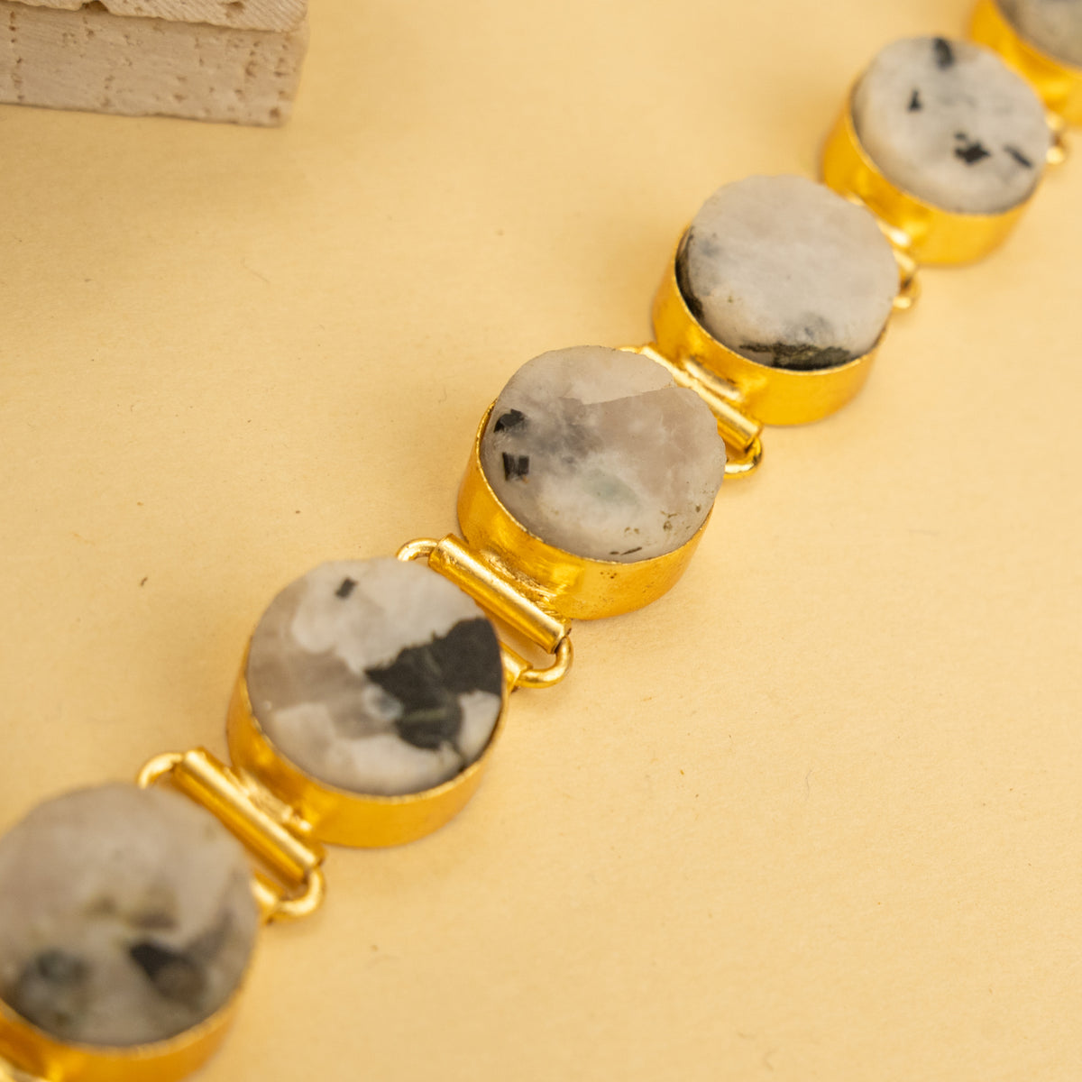 AZARI BIJOUX RAW STONE GOLD TONED HANDMADE CHOKER WITH EARRINGS CH427