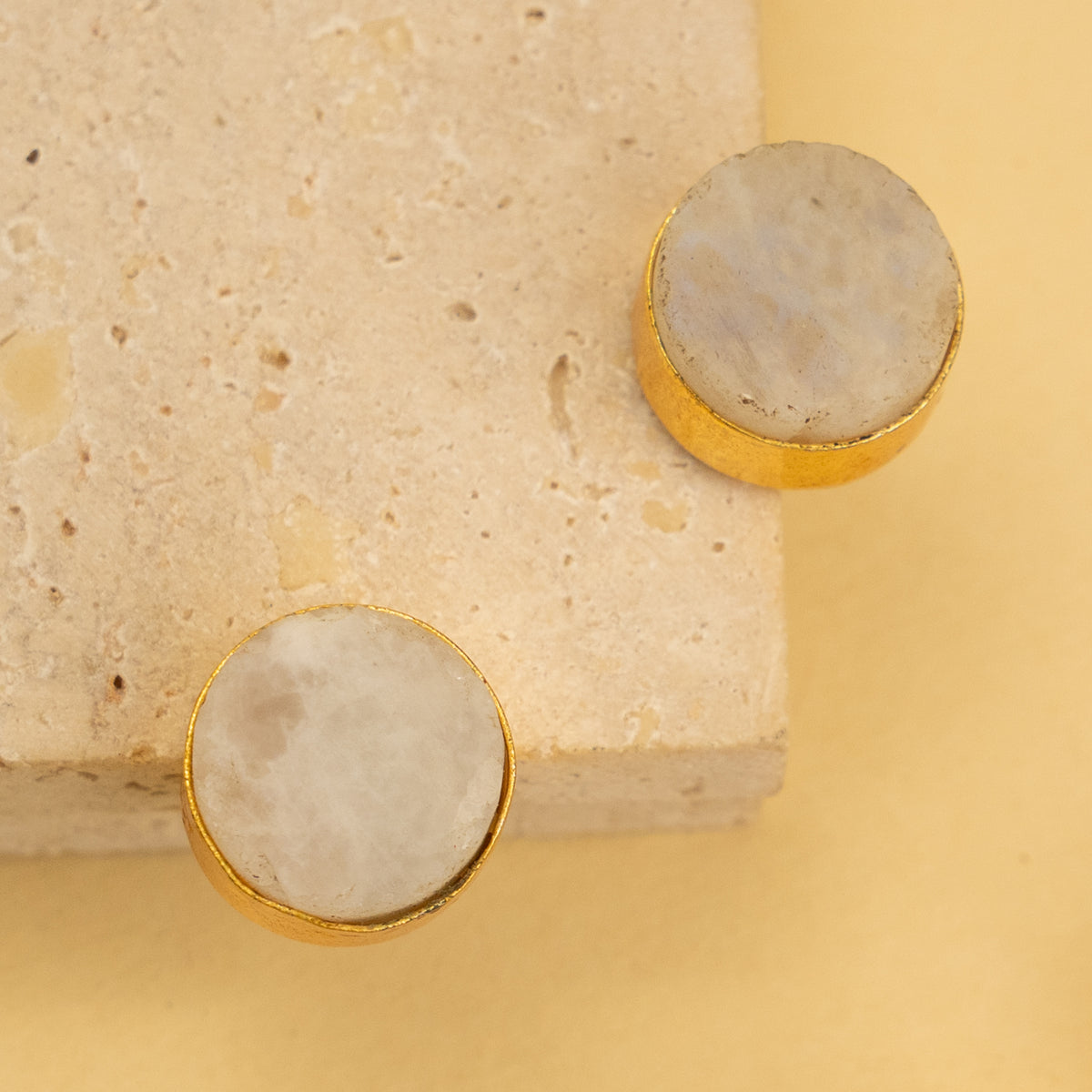 AILANY BIJOUX RAW STONE GOLD TONED 3 LAYERED HANDMADE CHOKER WITH EARRINGS CH428