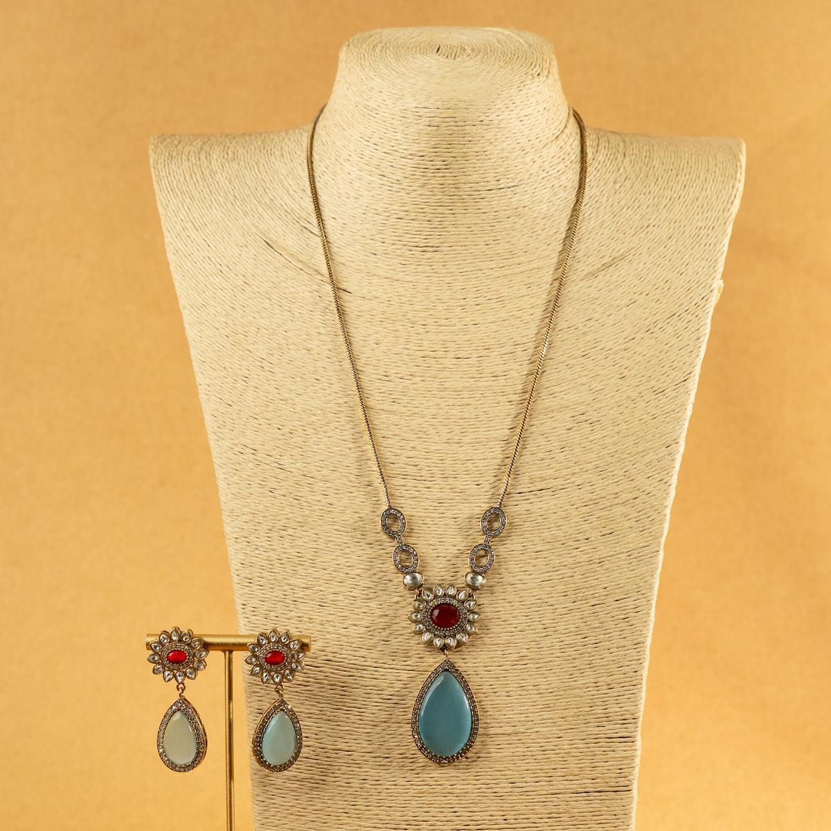 MITTARA SEMI HANDMADE MONALISA STONES NECKPIECE/NECKLACE EARRINGS NL317