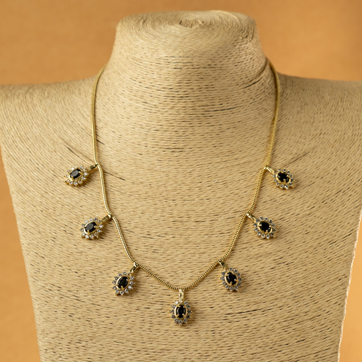 MEGNA SEMI HANDMADE MONALISA AND AD STONES STONES NECKPIECE/NECKLACE EARRINGS NL319