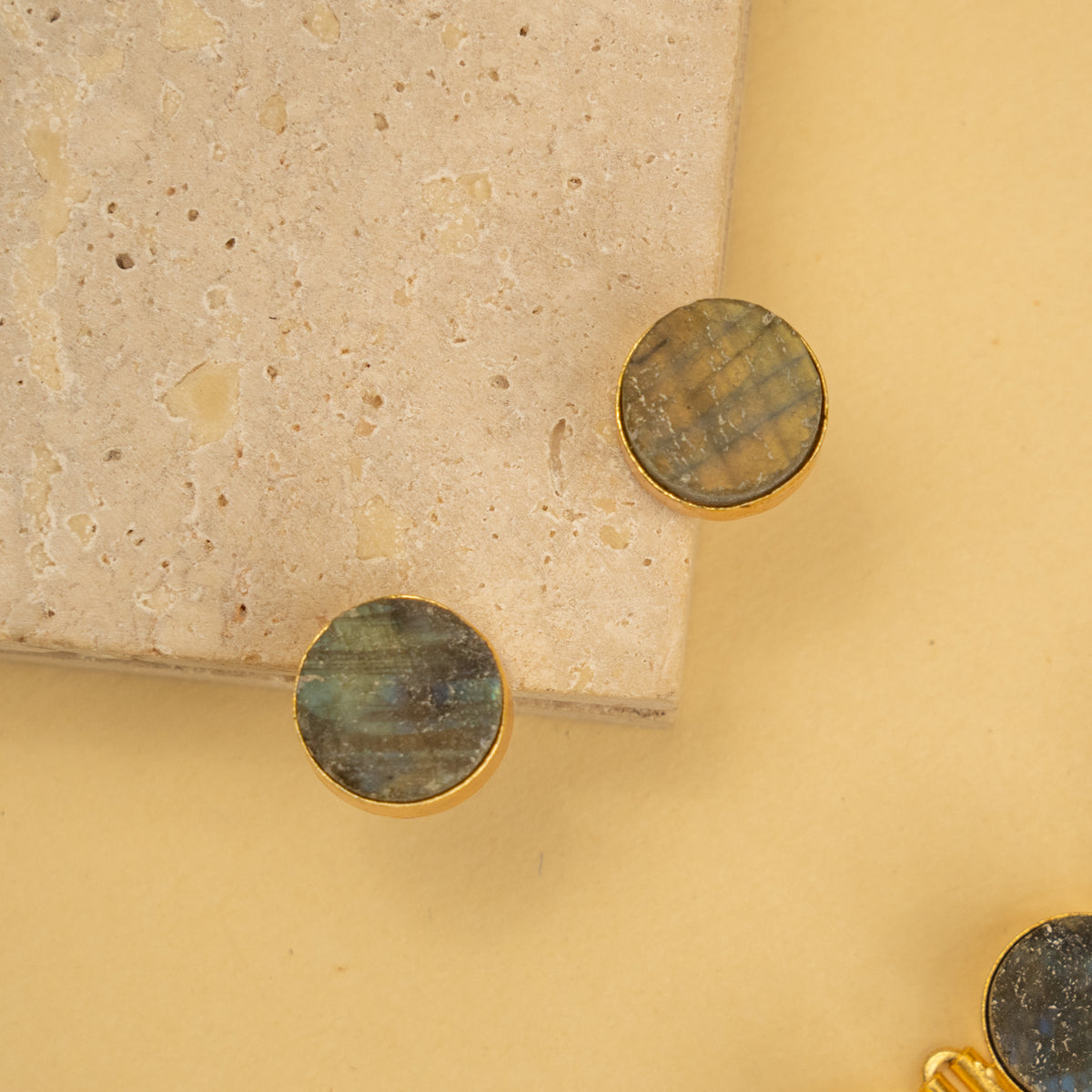 AZARI BIJOUX RAW STONE GOLD TONED HANDMADE CHOKER WITH EARRINGS CH427