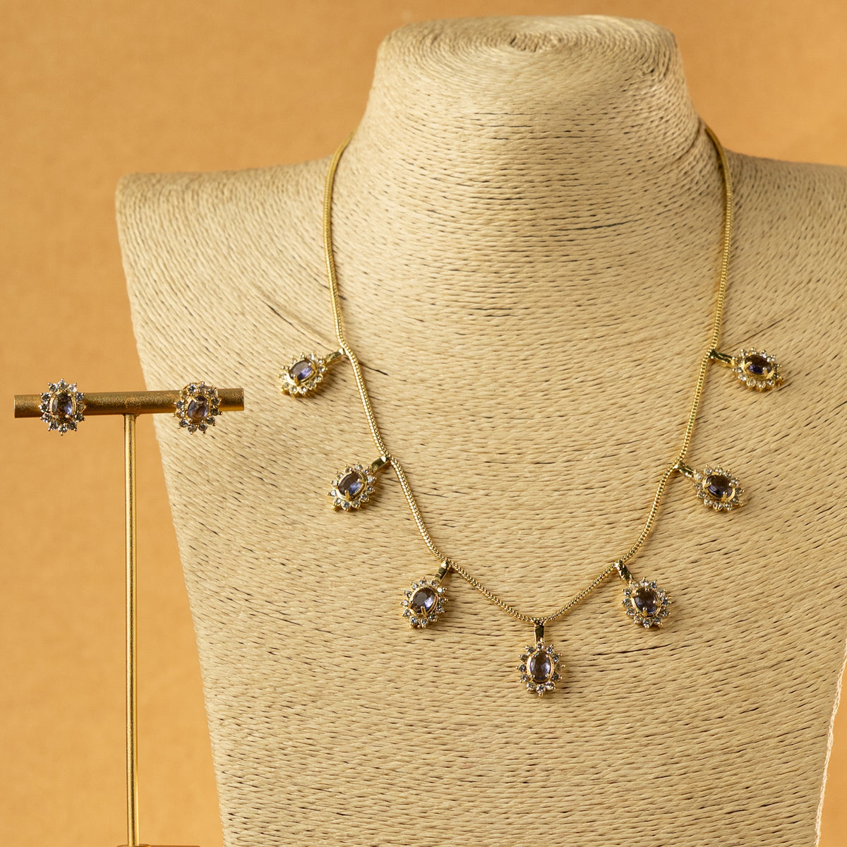 MEGNA SEMI HANDMADE MONALISA AND AD STONES STONES NECKPIECE/NECKLACE EARRINGS NL319